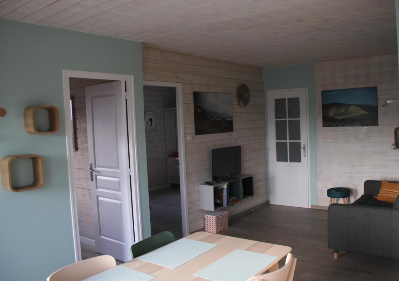 Gite De La Tuillere, Maison Contemporaine En Bois Avec Vue Et Piscine Saint-Aulaire Exterior foto